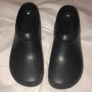 Black Klogs Size 9